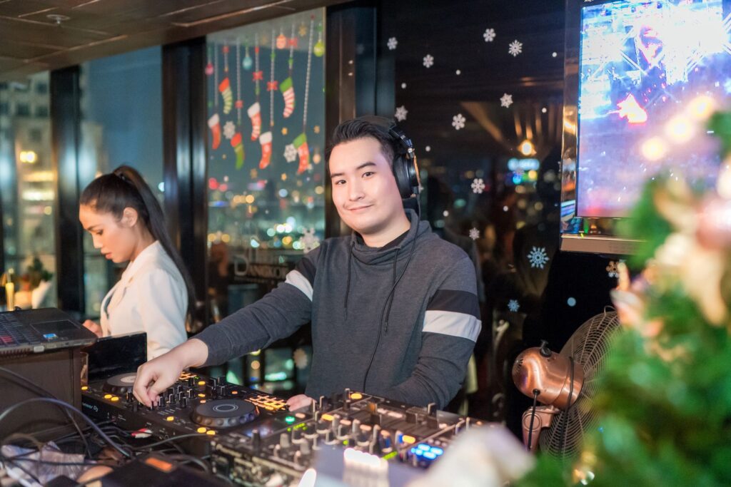 DJ_at_Bangkok_Heightz